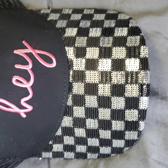 Claire's Cap - Picture 4 of 4